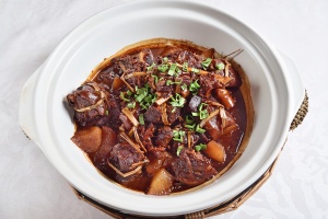 Chinese Braised Australian Beef Oxtail with Daikon Recipe