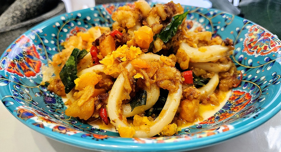 Salted Egg Squid Ring Recipe by Chef Mel Dean on the FairPrice Group app